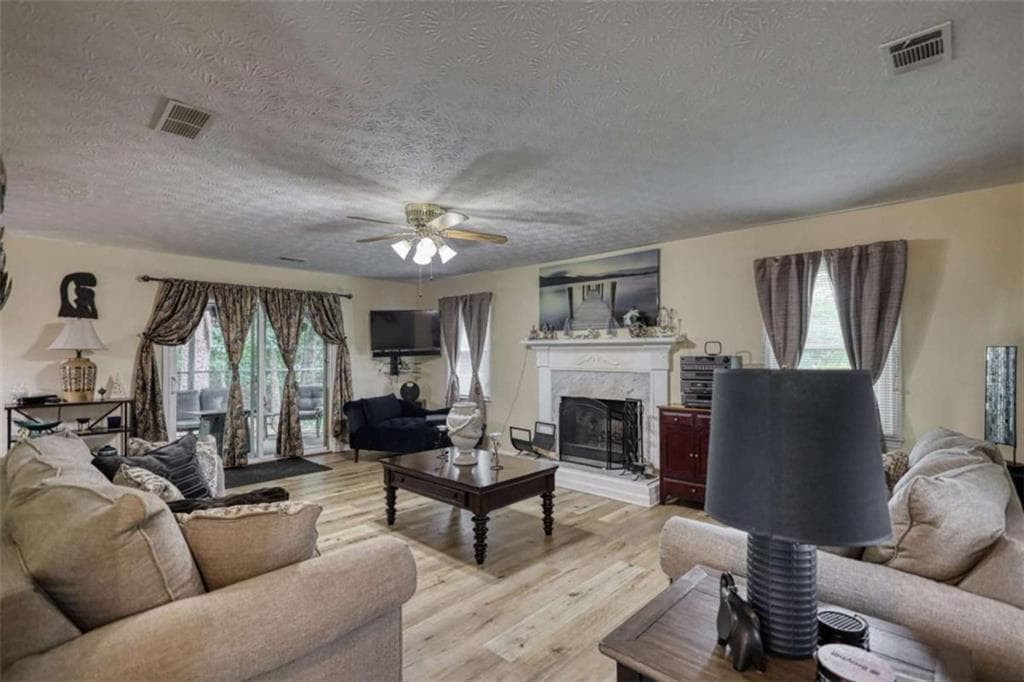 5 bedroom, 3 bathroom, 1,868 sq ft single family residence for sale at 9195 Scarlett Drive, Covington, GA 30014 — photo 5