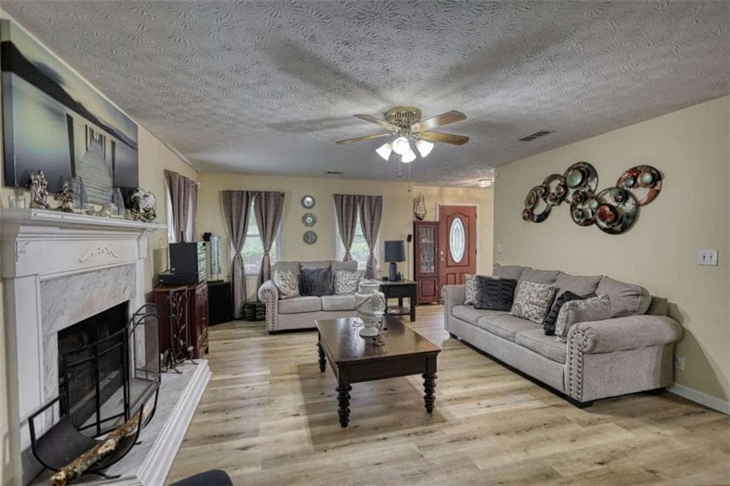 5 bedroom, 3 bathroom, 1,868 sq ft single family residence for sale at 9195 Scarlett Drive, Covington, GA 30014 — photo 7