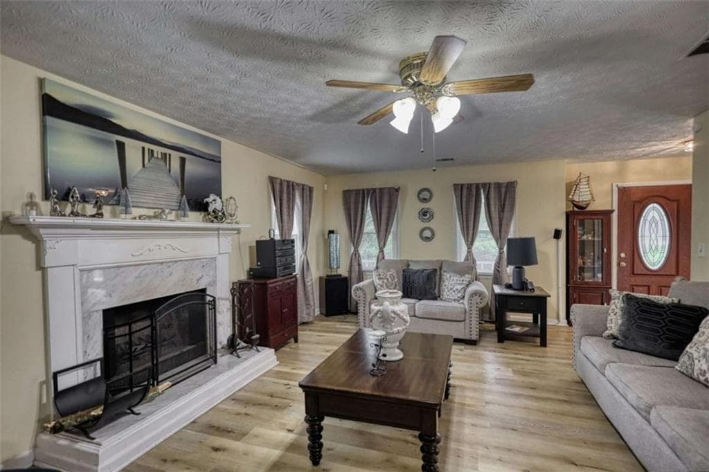 5 bedroom, 3 bathroom, 1,868 sq ft single family residence for sale at 9195 Scarlett Drive, Covington, GA 30014 — photo 9