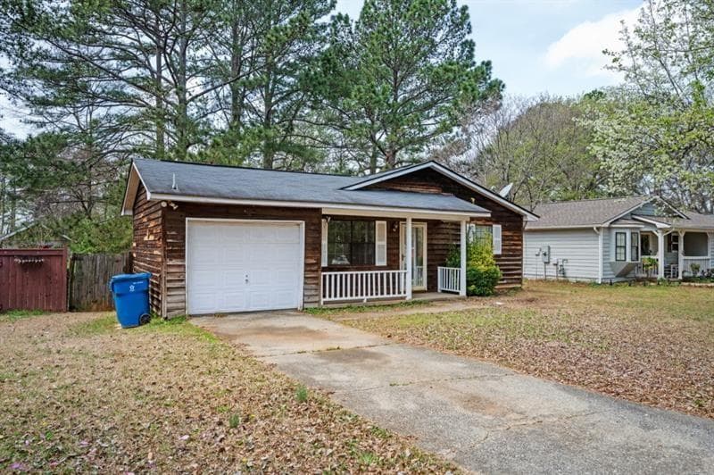 3 bedroom, 2 bathroom, 1,120 sq ft single family residence for sale at 6347 Steepleridge Court, Riverdale, GA 30296 — photo 2