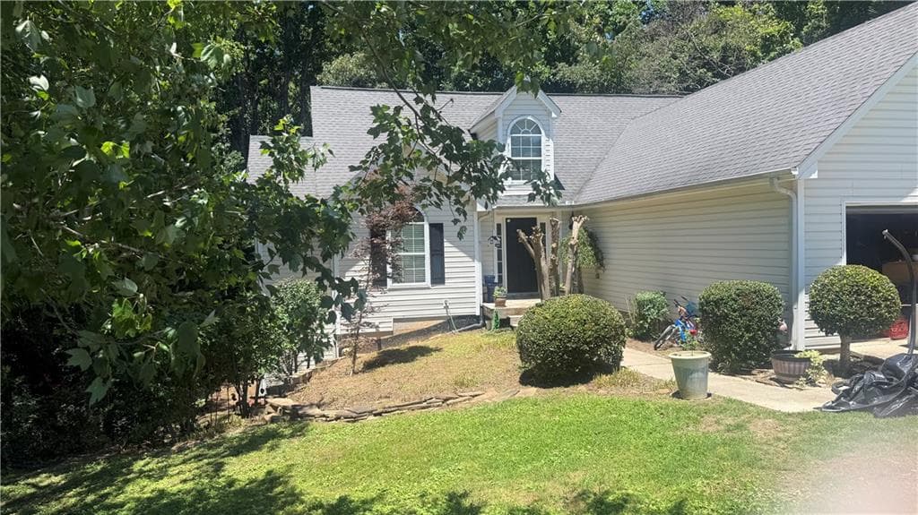 3 bedroom, 2 bathroom single family residence sold at 4724 Melbourne Trail, Flowery Branch, GA 30542