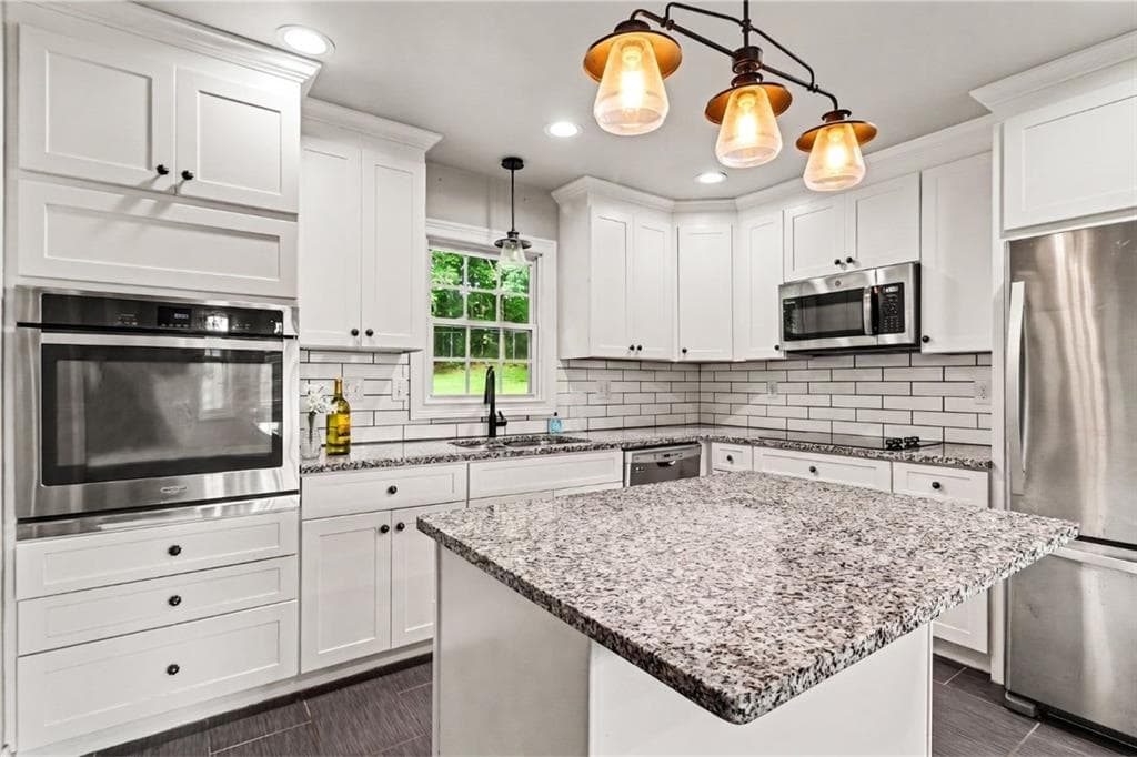 3 bedroom, 2 bathroom, 1,873 sq ft single family residence under contract at 806 Valley Run Drive, Bremen, GA 30110 — photo 8