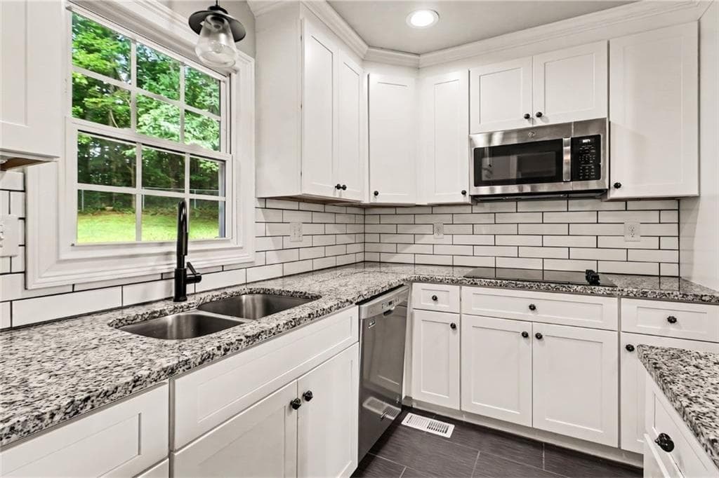 3 bedroom, 2 bathroom, 1,873 sq ft single family residence under contract at 806 Valley Run Drive, Bremen, GA 30110 — photo 9