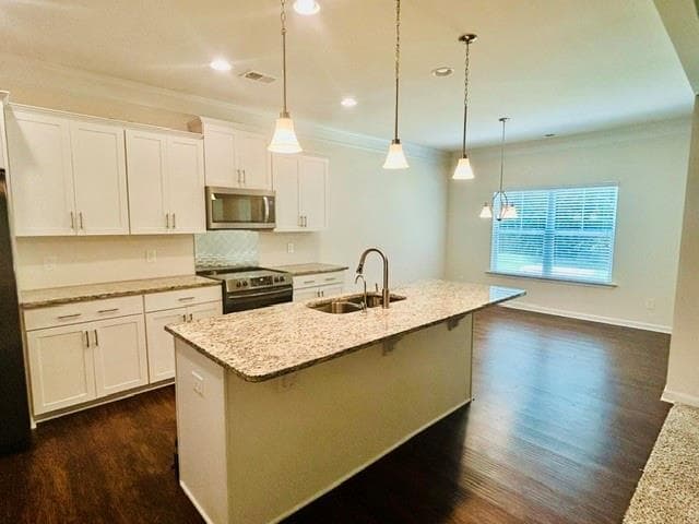 4 bedroom, 3 bathroom, 2,321 sq ft single family residence under contract at 294 Orange Circle, Dawsonville, GA 30534 — photo 7