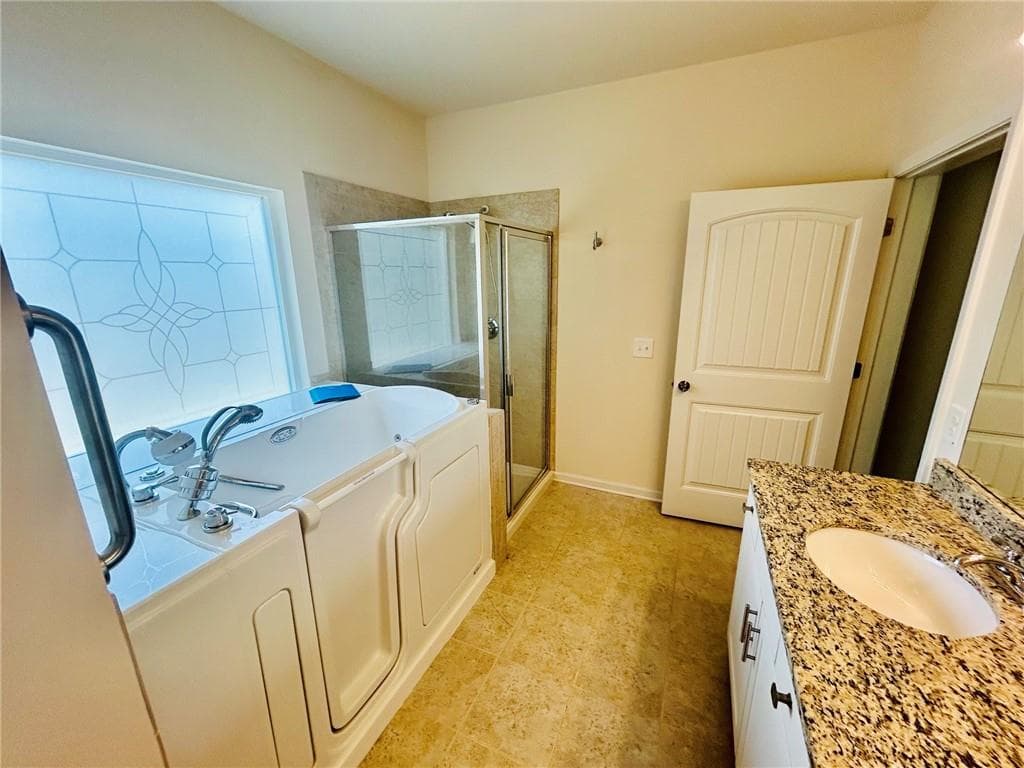 4 bedroom, 3 bathroom, 2,321 sq ft single family residence under contract at 294 Orange Circle, Dawsonville, GA 30534 — photo 10