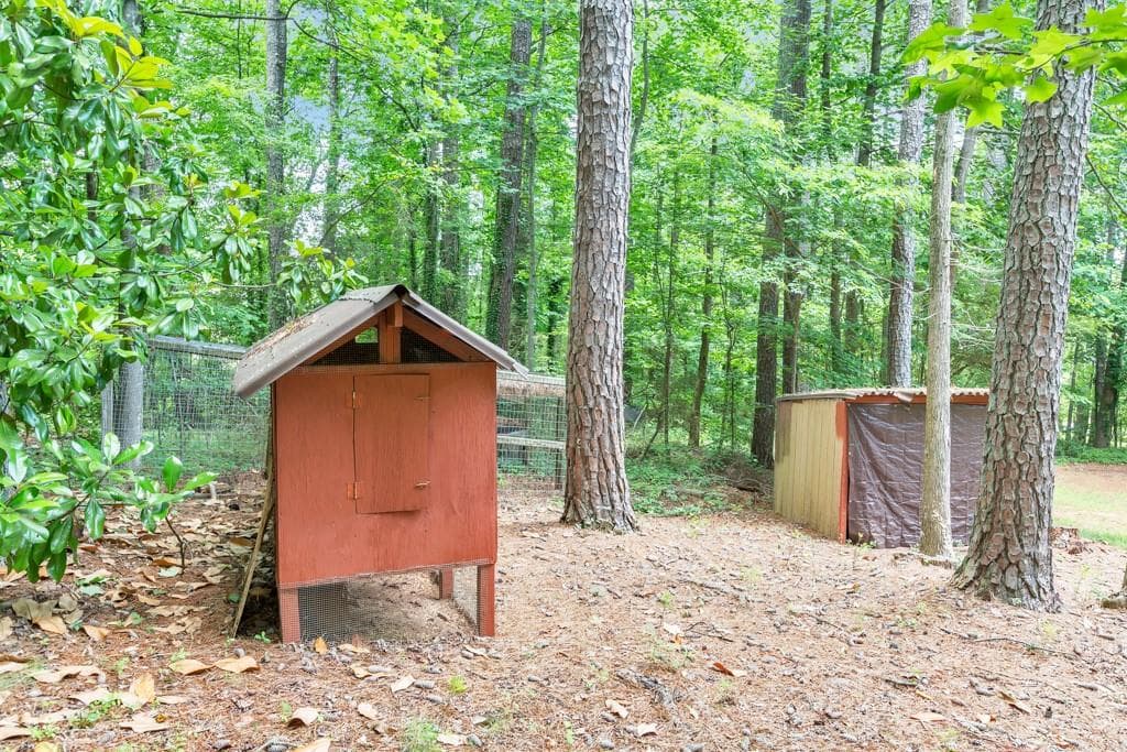 5 bedroom, 4 bathroom single family residence for sale at 2051 E Piedmont Road, Marietta, GA 30062 — photo 7