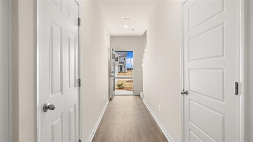 3 bedroom, 3 bathroom, 1,475 sq ft townhouse under contract at 2054 Crossing Rd, Stone Mountain, GA 30088 — photo 3