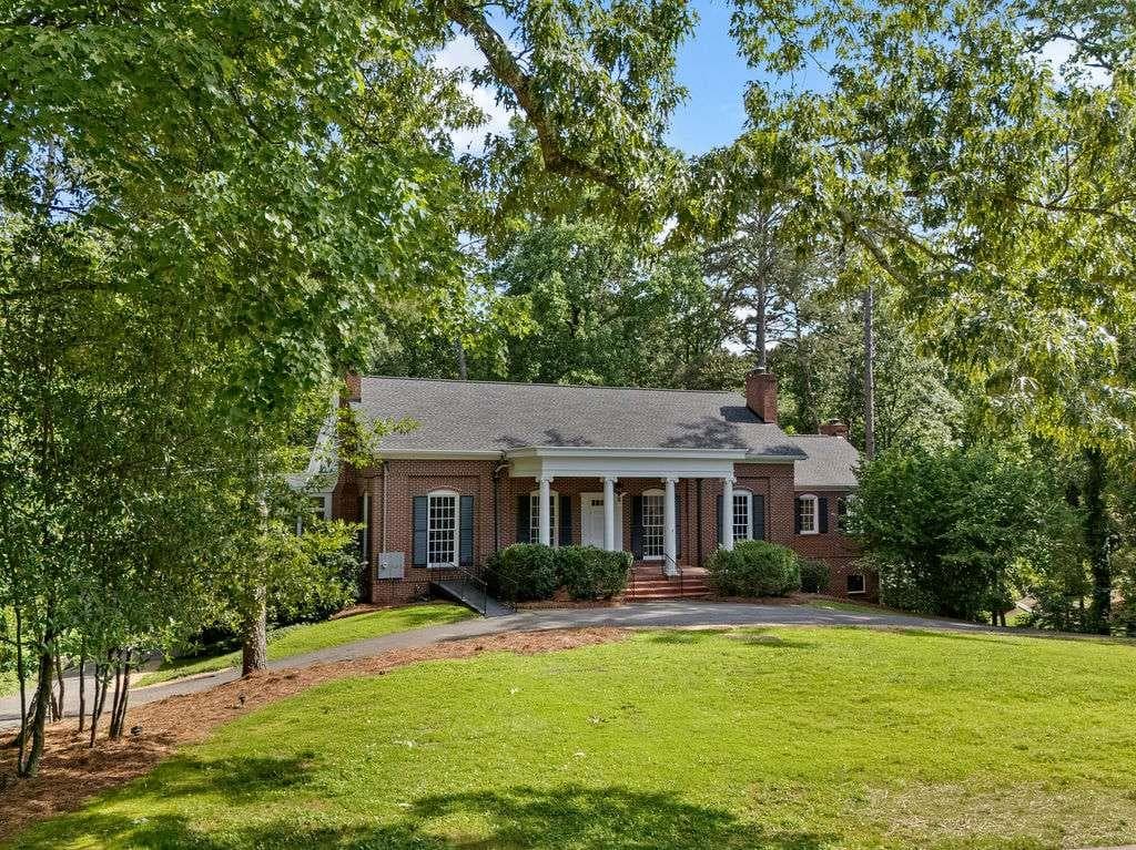 6 bedroom, 7 bathroom, 6,132 sq ft single family residence for sale at 21 Rockridge Road, Rome, GA 30165