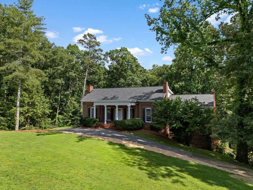 6 bedroom, 7 bathroom, 6,132 sq ft single family residence for sale at 21 Rockridge Road, Rome, GA 30165 — photo 2