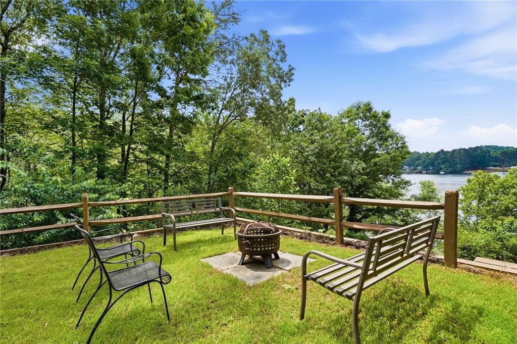 2 bedroom, 2 bathroom, 1,861 sq ft single family residence for sale at 285 Lakeview Road, Jasper, GA 30143 — photo 3