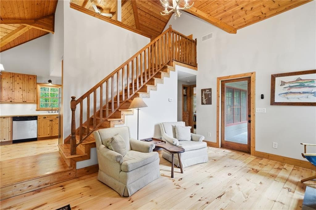 2 bedroom, 2 bathroom, 1,861 sq ft single family residence for sale at 285 Lakeview Road, Jasper, GA 30143 — photo 5