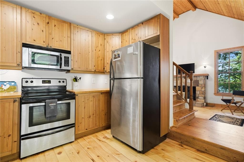 2 bedroom, 2 bathroom, 1,861 sq ft single family residence for sale at 285 Lakeview Road, Jasper, GA 30143 — photo 7