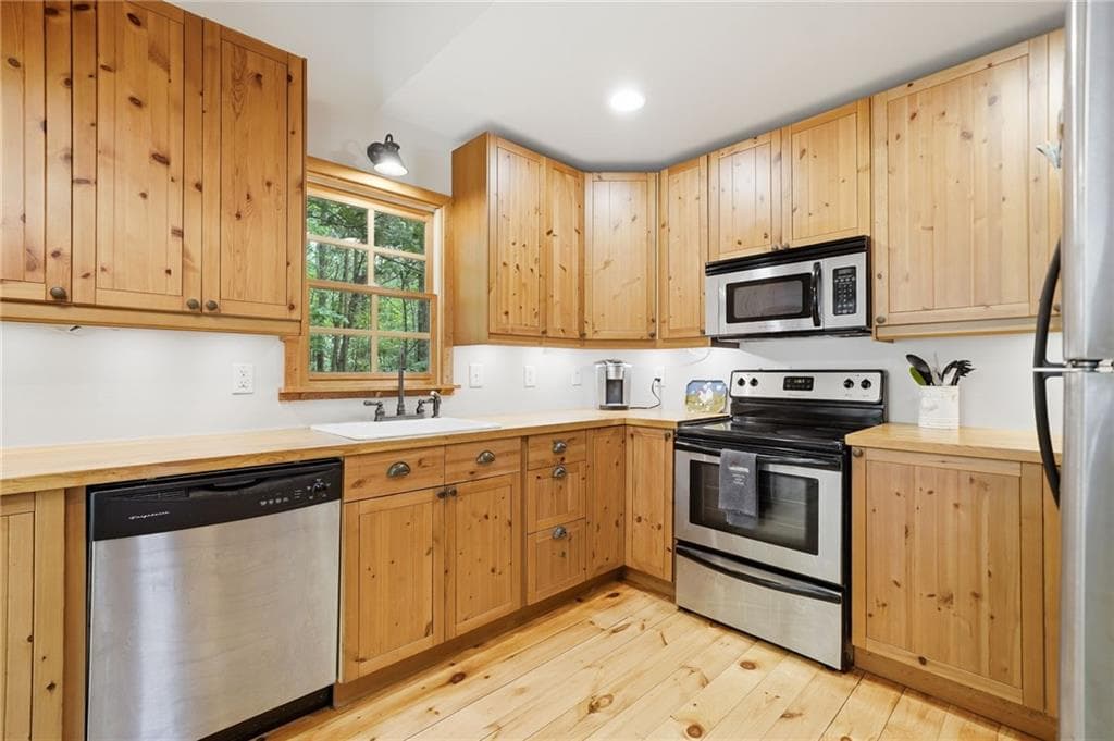 2 bedroom, 2 bathroom, 1,861 sq ft single family residence for sale at 285 Lakeview Road, Jasper, GA 30143 — photo 9