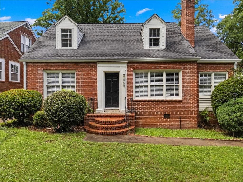 5 bedroom, 2 bathroom, 1,750 sq ft single family residence for sale at 469 Mellview Avenue, Atlanta, GA 30310