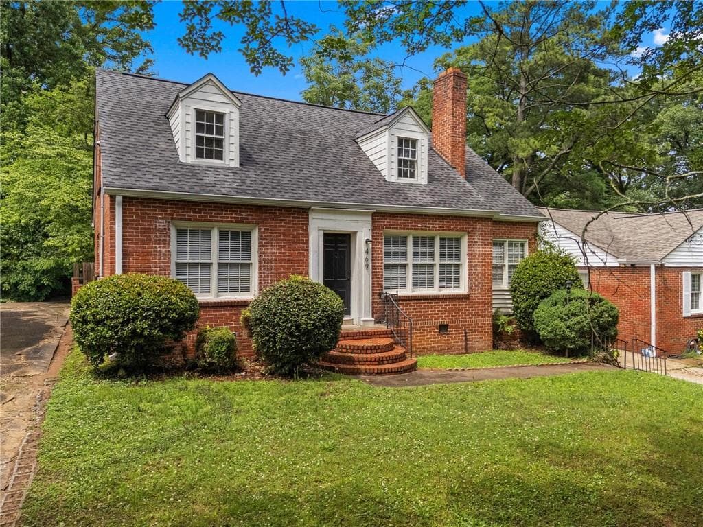5 bedroom, 2 bathroom, 1,750 sq ft single family residence for sale at 469 Mellview Avenue, Atlanta, GA 30310 — photo 2