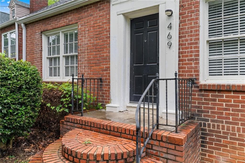 5 bedroom, 2 bathroom, 1,750 sq ft single family residence for sale at 469 Mellview Avenue, Atlanta, GA 30310 — photo 3