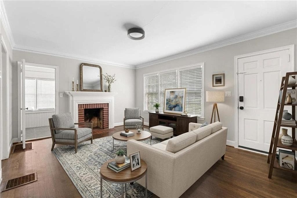 5 bedroom, 2 bathroom, 1,750 sq ft single family residence for sale at 469 Mellview Avenue, Atlanta, GA 30310 — photo 4