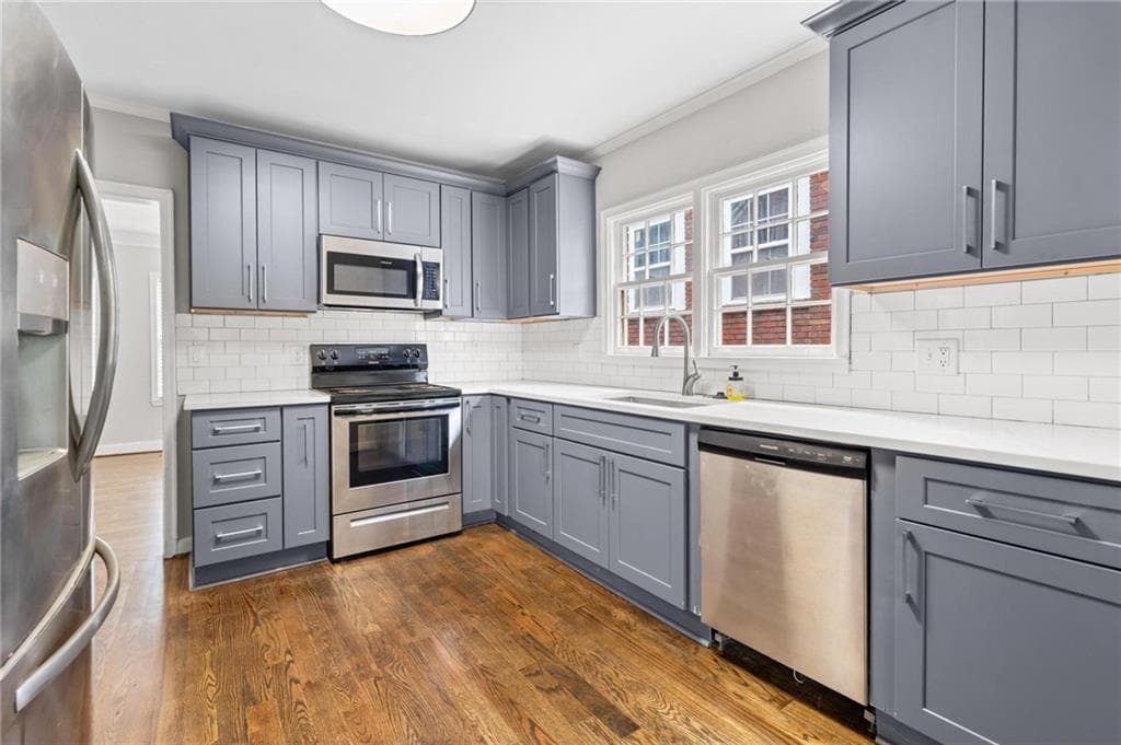 5 bedroom, 2 bathroom, 1,750 sq ft single family residence for sale at 469 Mellview Avenue, Atlanta, GA 30310 — photo 6