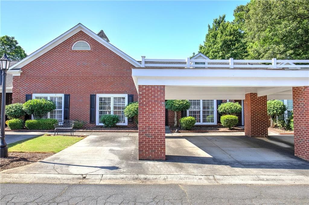 2 bedroom, 2 bathroom, 1,184 sq ft condominium for sale at 214 Manor Way, Cartersville, GA 30120 — photo 2
