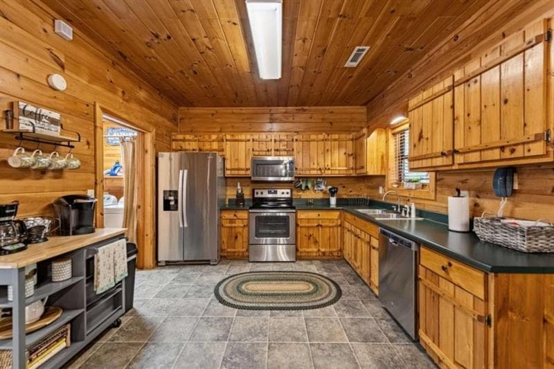 4 bedroom, 3 bathroom, 1,608 sq ft single family residence for sale at 196 Ethan Wilson Way, Morganton, GA 30560 — photo 6