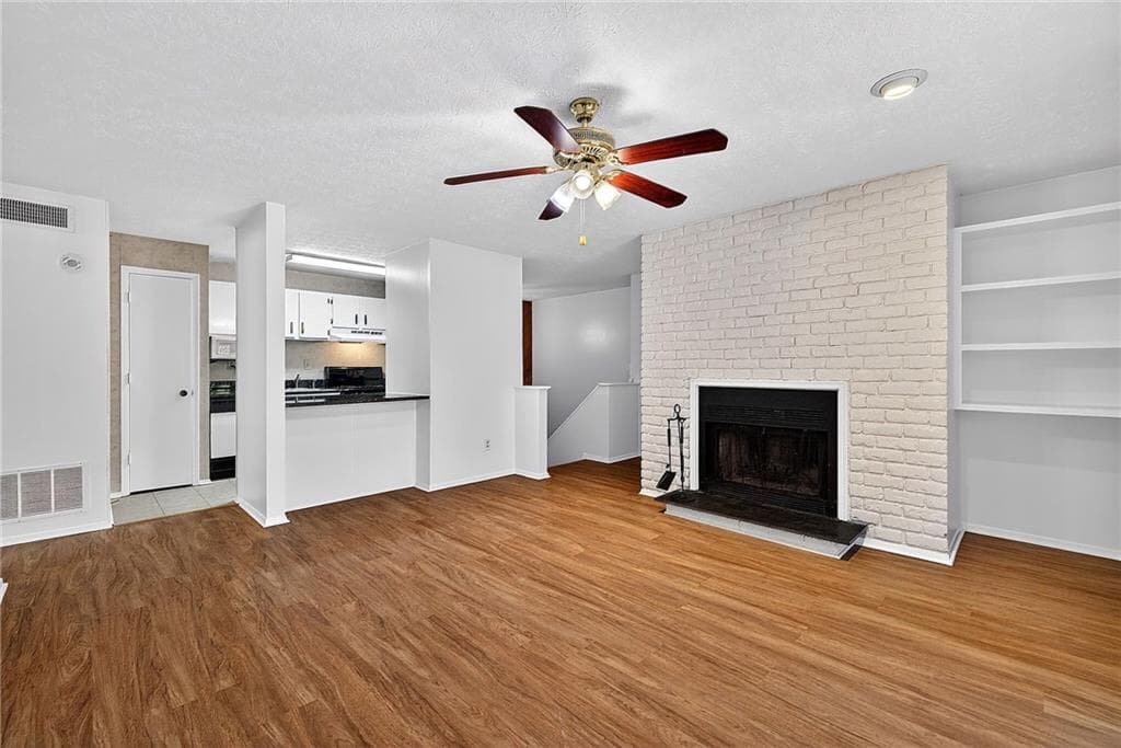 1 bedroom, 1 bathroom, 752 sq ft condominium for rent at 903 Cumberland Court, Smyrna, GA 30080 for $1,350 a month — photo 3