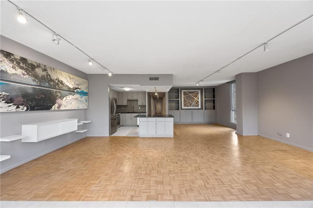 3 bedroom, 2 bathroom, 1,523 sq ft condominium for sale at 3060 Pharr Court 615, Atlanta, GA 30305 — photo 9
