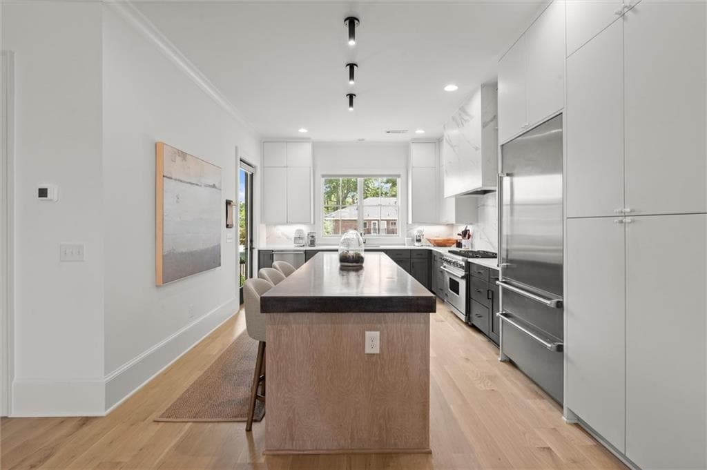 3 bedroom, 4 bathroom, 2,820 sq ft townhouse for sale at 3667 Peachtree Road 1, Atlanta, GA 30319 — photo 10