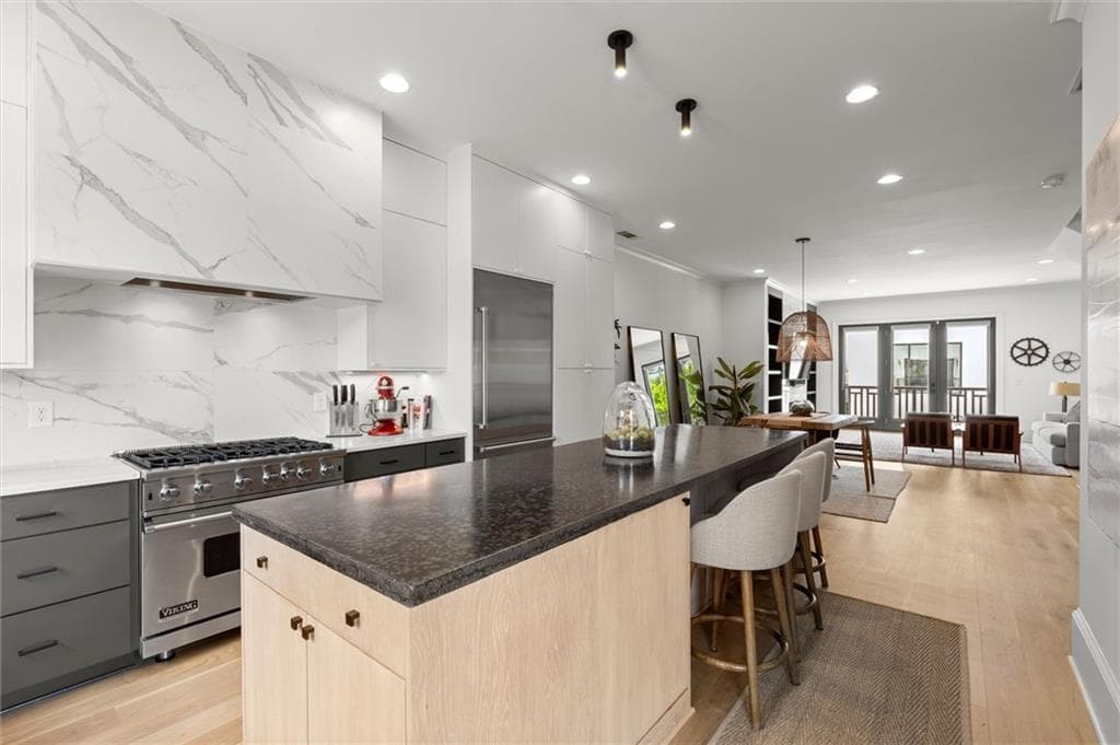3 bedroom, 4 bathroom, 2,820 sq ft townhouse for sale at 3667 Peachtree Road 1, Atlanta, GA 30319 — photo 3