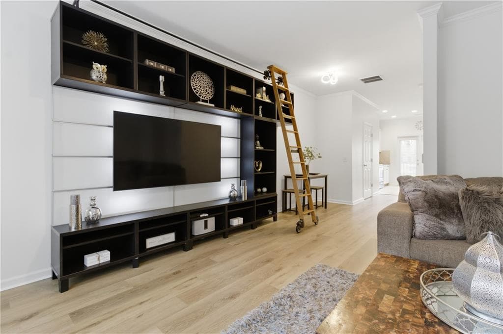 2 bedroom, 3 bathroom, 1,326 sq ft townhouse for sale at 1428 Liberty Parkway, Atlanta, GA 30318 — photo 2