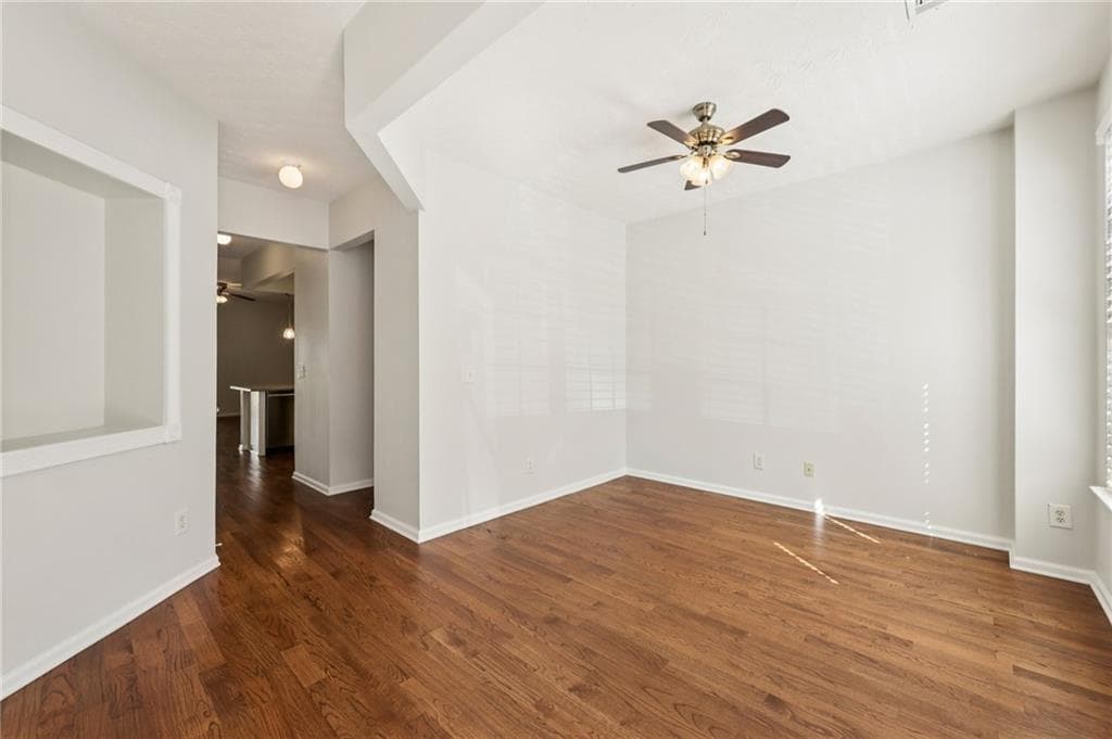 2 bedroom, 3 bathroom, 1,398 sq ft townhouse for sale at 1363 Penhurst Drive, Lawrenceville, GA 30043 — photo 6