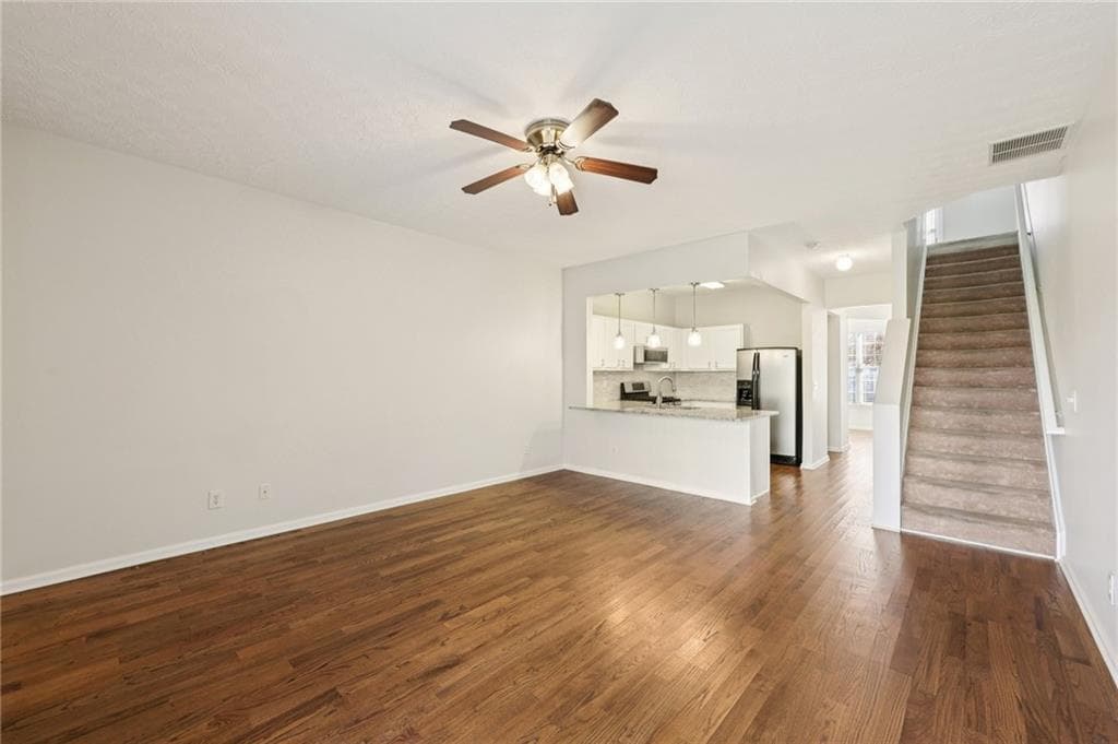 2 bedroom, 3 bathroom, 1,398 sq ft townhouse for sale at 1363 Penhurst Drive, Lawrenceville, GA 30043 — photo 7