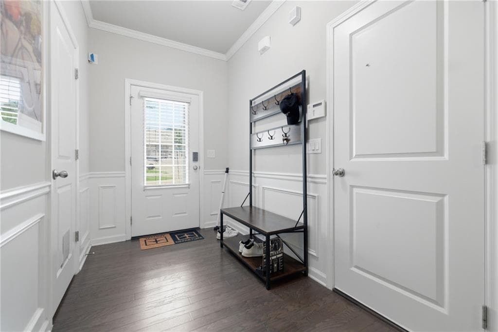 2 bedroom, 3 bathroom, 1,736 sq ft townhouse for sale at 7174 Kingswood Run Drive, Atlanta, GA 30340 — photo 4