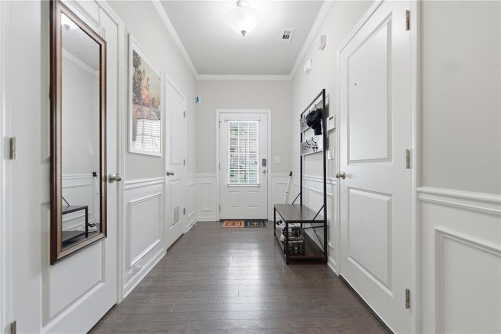 2 bedroom, 3 bathroom, 1,736 sq ft townhouse for sale at 7174 Kingswood Run Drive, Atlanta, GA 30340 — photo 5