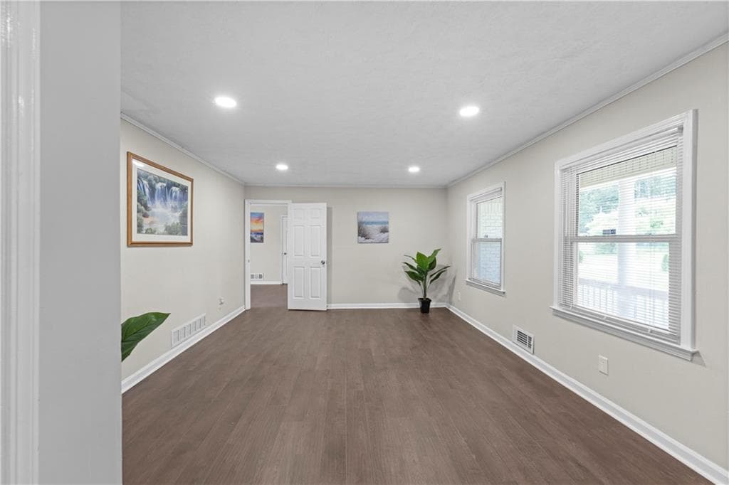 5 bedroom, 3 bathroom, 3,200 sq ft single family residence for rent at 5245 Stonewall Tell Road, Atlanta, GA 30349 for $3,450 a month — photo 5