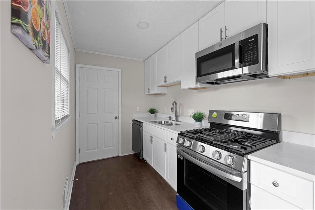 5 bedroom, 3 bathroom, 3,200 sq ft single family residence for rent at 5245 Stonewall Tell Road, Atlanta, GA 30349 for $3,450 a month — photo 10