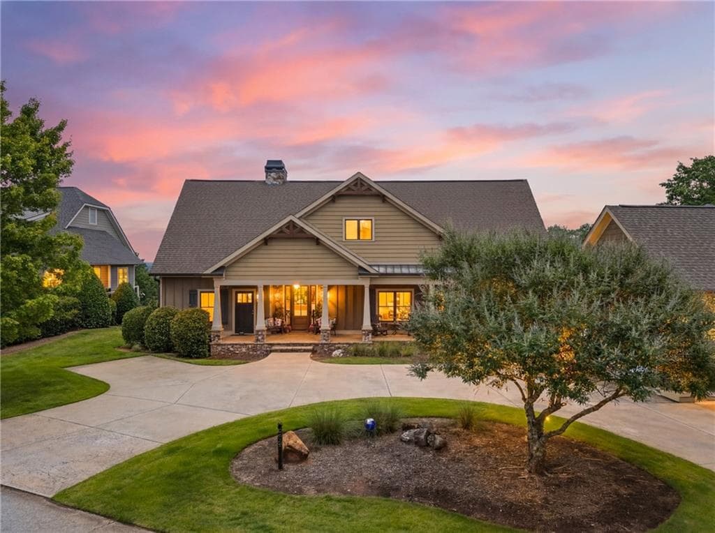 4 bedroom, 5 bathroom, 3,582 sq ft single family residence for sale at 65 Cottage Lane, Toccoa, GA 30577 — photo 2