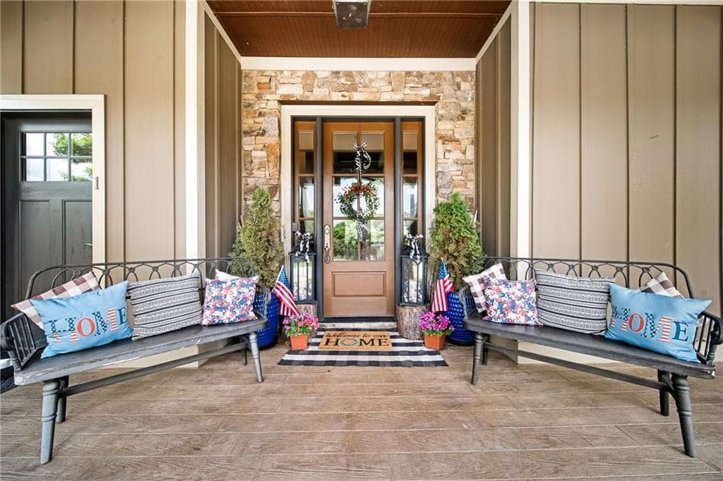 4 bedroom, 5 bathroom, 3,582 sq ft single family residence for sale at 65 Cottage Lane, Toccoa, GA 30577 — photo 4