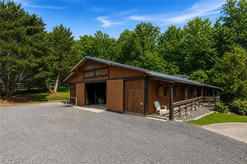 4 bedroom, 4 bathroom, 5,040 sq ft single family residence for sale at 200 McClure Drive, Cumming, GA 30028 — photo 7