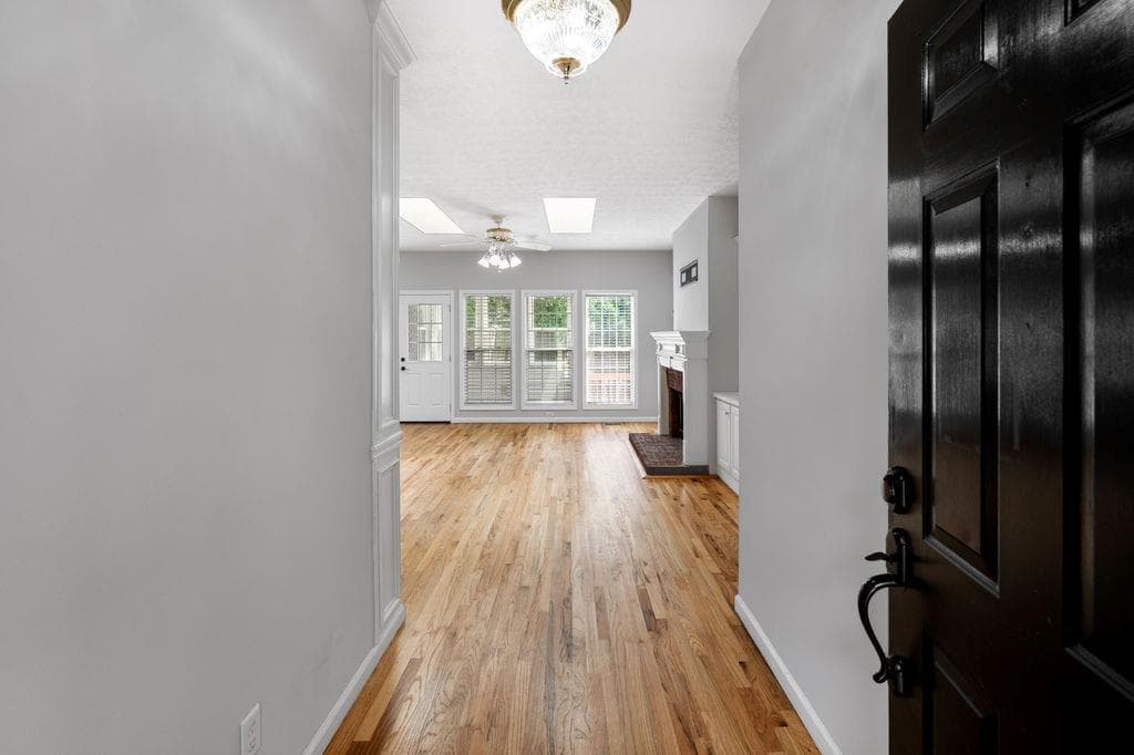 4 bedroom, 4 bathroom, 3,200 sq ft single family residence under contract at 3604 Maple Forge Lane, Gainesville, GA 30504 — photo 2