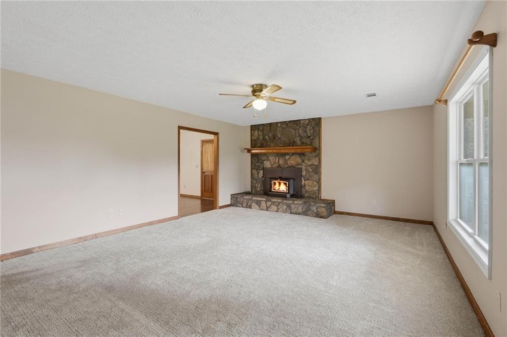 3 bedroom, 2 bathroom, 1,528 sq ft single family residence for sale at 4920 Mccoy Circle, Cumming, GA 30040 — photo 3
