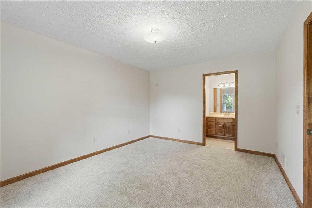 3 bedroom, 2 bathroom, 1,528 sq ft single family residence for sale at 4920 Mccoy Circle, Cumming, GA 30040 — photo 6