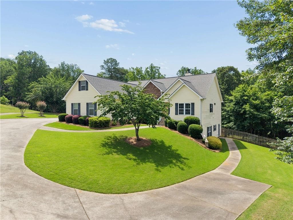 121 Chestnut Hill Drive, Canton, GA 30114 — most recent listing photo