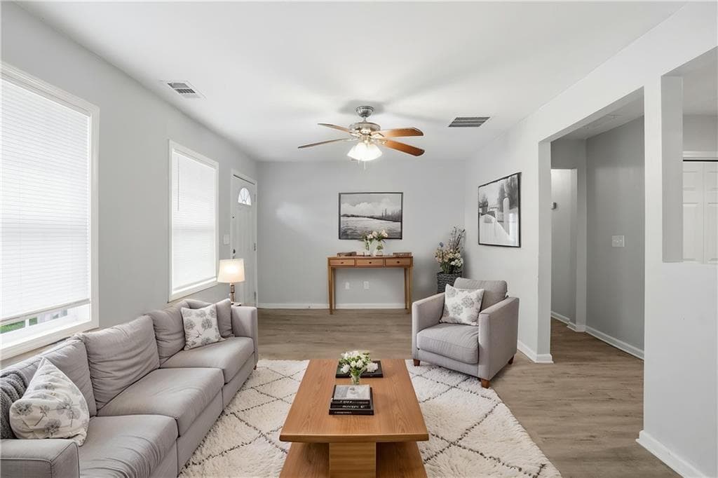 3 bedroom, 2 bathroom, 1,170 sq ft single family residence for sale at 774 Linda Way, Forest Park, GA 30297 — photo 2