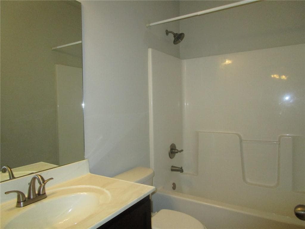 4 bedroom, 4 bathroom, 2,575 sq ft single family residence for rent at 4442 Big Rock Ridge Trail, Gainesville, GA 30504 for $2,400 a month — photo 7