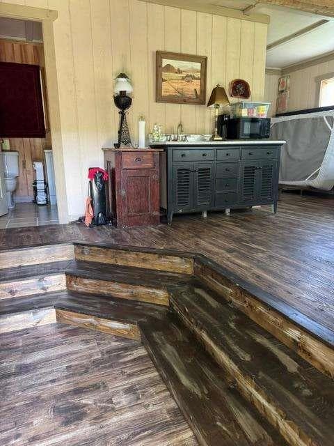 2 bedroom, 2 bathroom, 1,800 sq ft single family residence for sale at 520 County Road 459, Centre, AL 35960 — photo 2