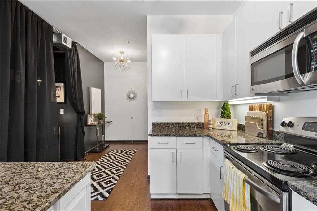 2 bedroom, 2 bathroom, 1,223 sq ft condominium for sale at 5300 Peachtree Road 2605, Atlanta, GA 30341 — photo 10