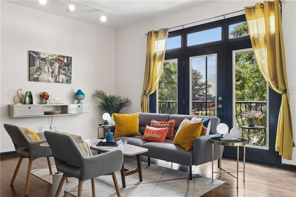 2 bedroom, 2 bathroom, 1,223 sq ft condominium for sale at 5300 Peachtree Road 2605, Atlanta, GA 30341 — photo 3