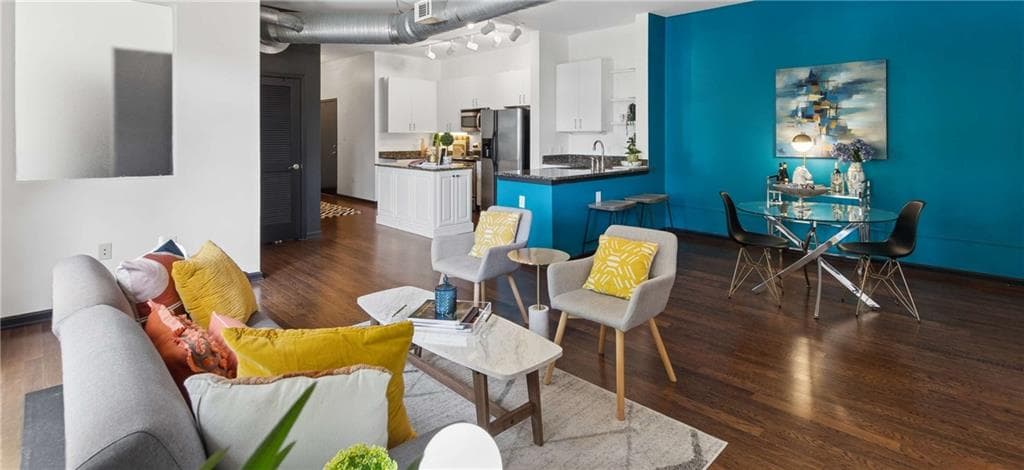 2 bedroom, 2 bathroom, 1,223 sq ft condominium for sale at 5300 Peachtree Road 2605, Atlanta, GA 30341 — photo 5