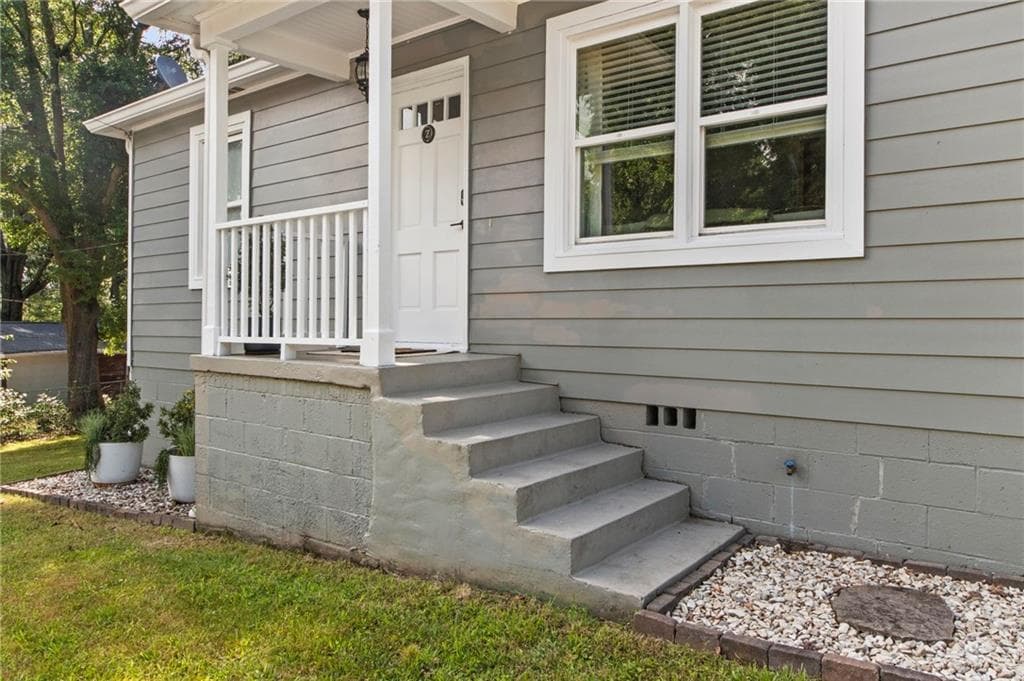 3 bedroom, 2 bathroom, 1,389 sq ft single family residence for sale at 3465 Woodlawn Circle, Tucker, GA 30084 — photo 3