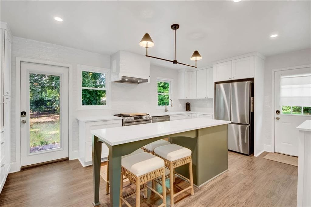 3 bedroom, 2 bathroom, 1,389 sq ft single family residence for sale at 3465 Woodlawn Circle, Tucker, GA 30084 — photo 6